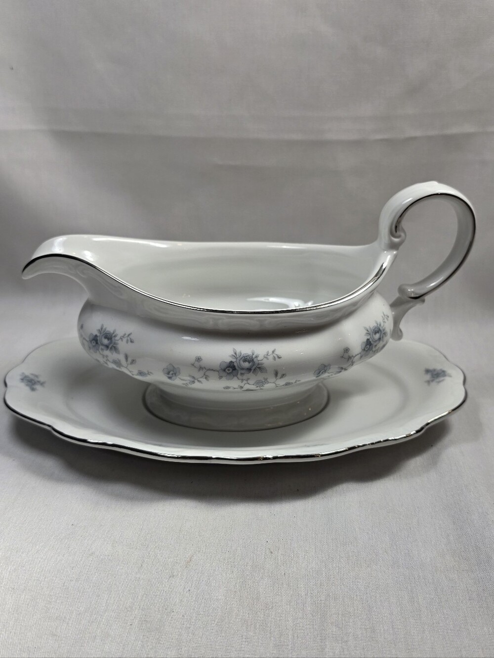 Vintage Johann Haviland Blue Garland Gravy Boat Bavaria